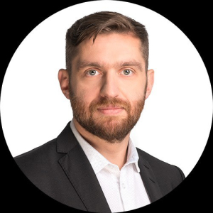 Artur Niewiadomy - PeerSpot reviewer