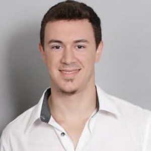 Leone Athayde Salarini - PeerSpot reviewer