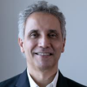 Eduardo Farias - PeerSpot reviewer