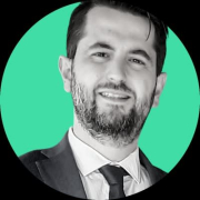 Vítor Hugo Pacheco - PeerSpot reviewer