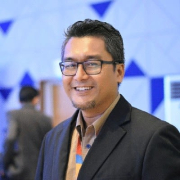 Iskandar Iskak - PeerSpot reviewer